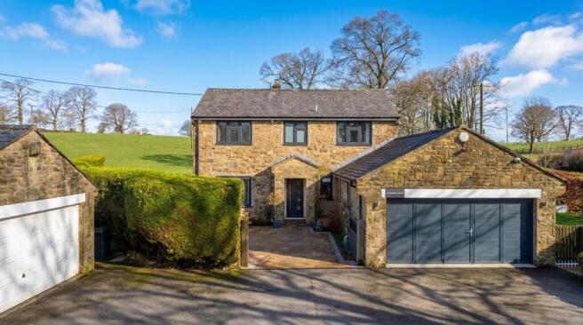 4 bed property, in Moorber Lane, £725,000