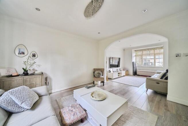 3 bed property, in Eastfield Road, £600,000