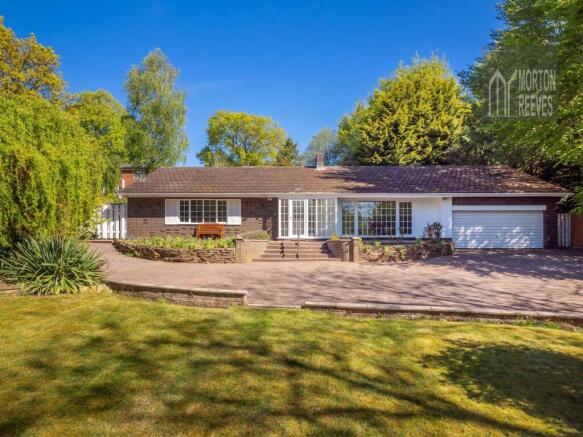 3 bed property, in Yarmouth Road, £585,000