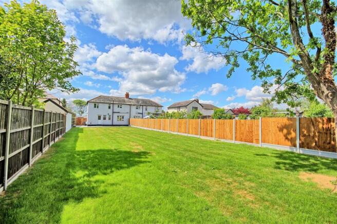 3 bed property, in Widford Road, £525,000