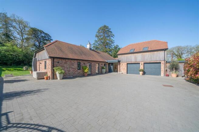 4 bed property, in Conygar, £1,400,000