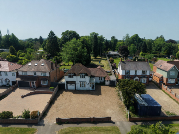 3 bed property, in Uppingham Road, £725,000
