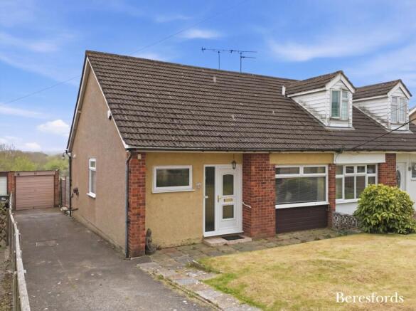 2 bed property, in Highfield Road, £435,000