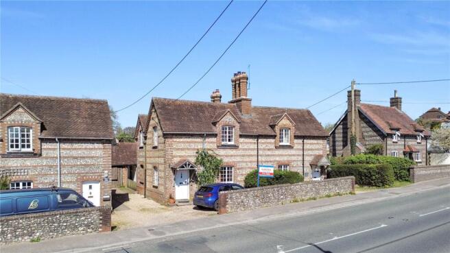 3 bed property, in Blandford Hill, £350,000