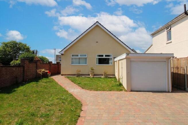 2 bed property, in Queen Alexandra Road, £429,950