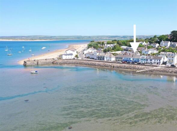 5 bed property, in Bridge Lane, £450,000