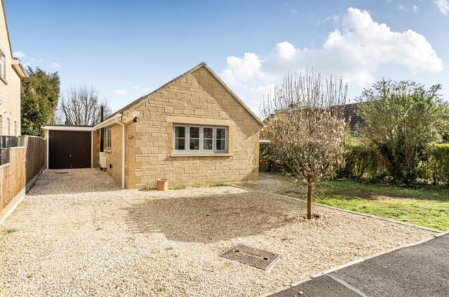 2 bed property, in Kingsmead, £525,000