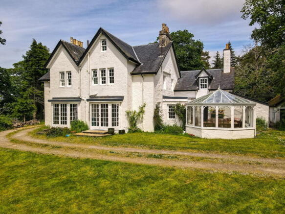 6 bed property, in Dalchork House, £550,000