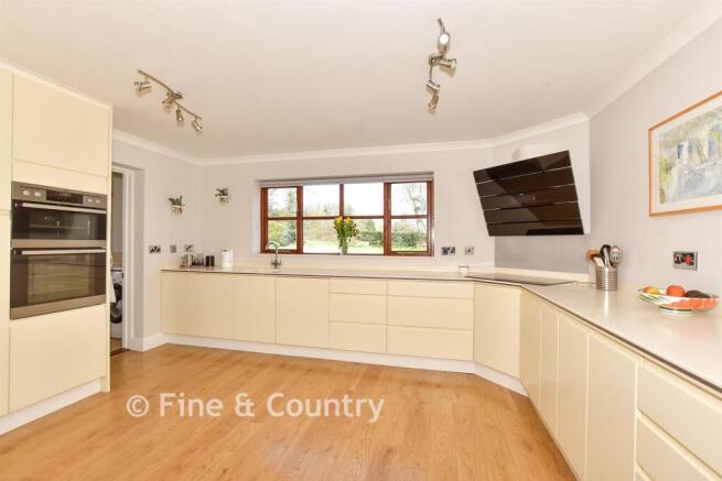 4 bed property, in Wheel Barrow Town, £1,150,000