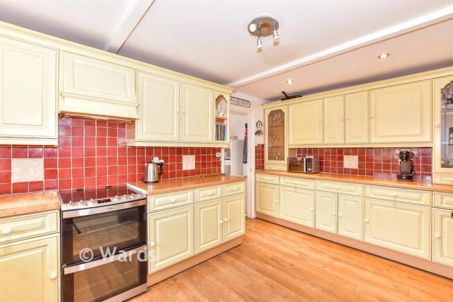 3 bed property, in Old Kent Road, £400,000