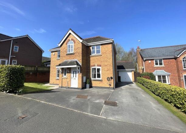 4 bed property, in St Davids Way, £345,000