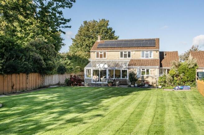 4 bed property, in Bayford, £590,000