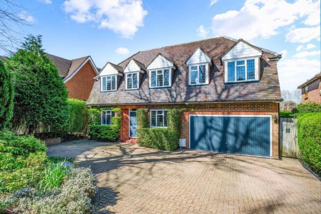 4 bed property, in The Drive, £1,300,000