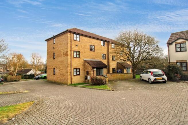 1 bed property, in Ladd Close, £139,500