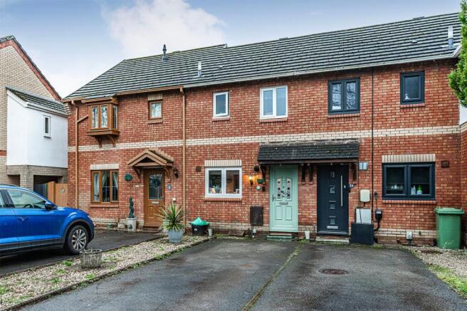 2 bed property, in Clos Aneurin, £180,000