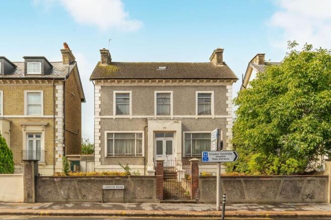 6 bed property, in London Road, £1,000,000