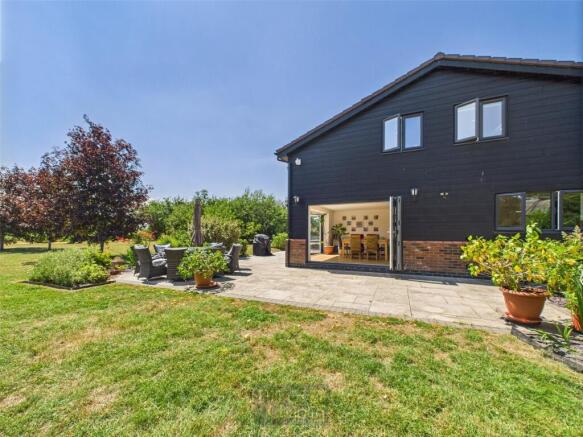 5 bed property, in Peartree Lane, £1,400,000