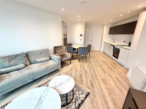 1 bed property, in 11 Silvercroft Street, £270,000