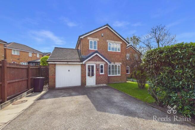 3 bed property, in The Shortlands, £230,000