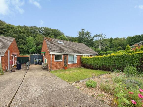 2 bed property, in Corsair Drive, £280,000