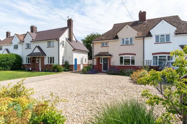 3 bed property, in Stonhouse Crescent, £475,000