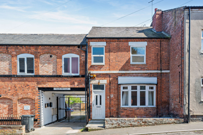 3 bed property, in King Street, £130,000