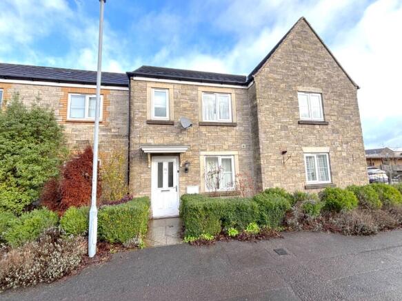 2 bed property, in Hallatrow Road, £235,000