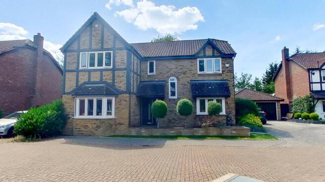 5 bed property, in Hartland Close, £2,000,000