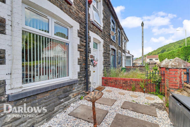 3 bed property, in Merthyr Road, £160,000
