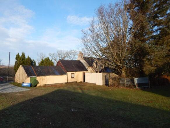 4 bed property, in 10 & 11 Scullamus, £300,000