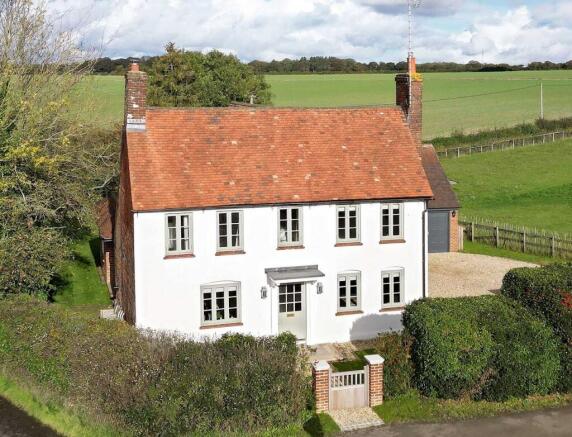 5 bed property, in Tunworth, £1,395,000