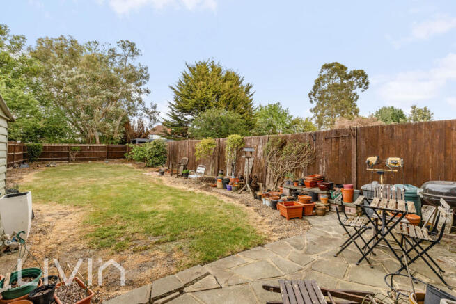 4 bed property, in Lindfield Road, £500,000