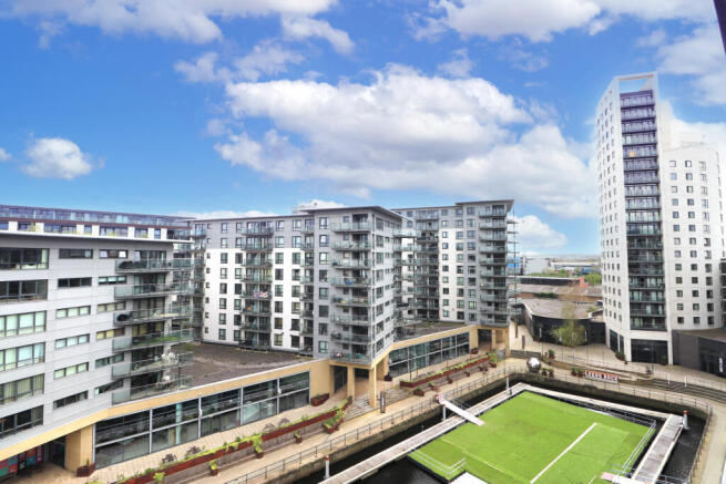 2 bed property, in 52 la Salle, £120,000