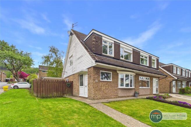3 bed property, in Enfield Chase, £199,950