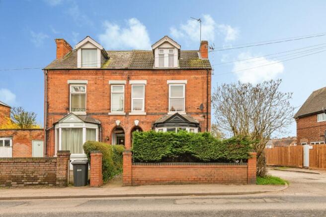 4 bed property, in Shearing Hill, £240,000