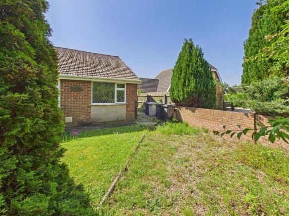 2 bed property, in Conisholme Road, £150,000