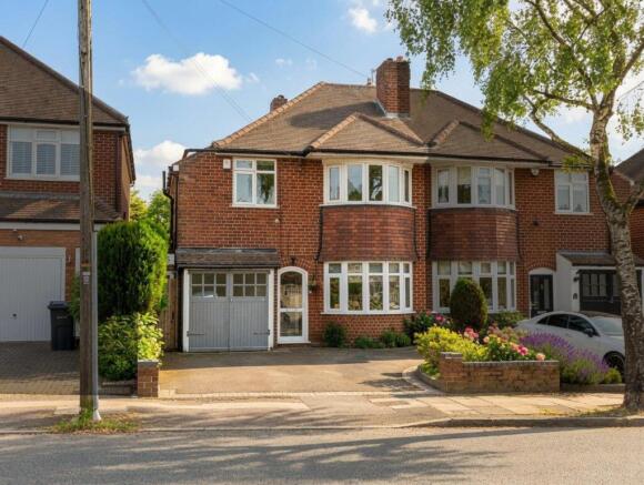 3 bed property, in Orton Avenue, £415,000