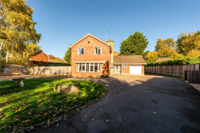 4 bed property, in Anchor Drive, £650,000