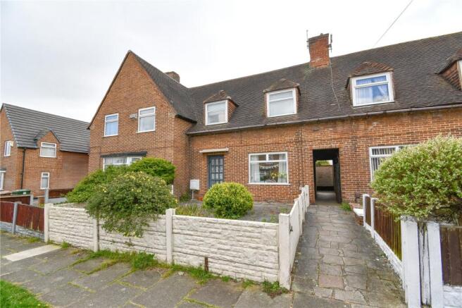 2 bed property, in Orrets Meadow Road, £132,000