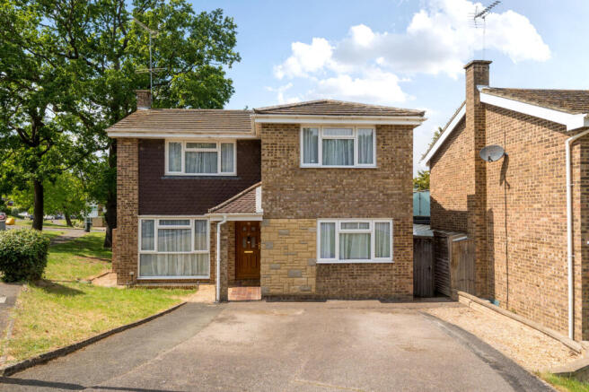 3 bed property, in Wolf Lane, £625,000
