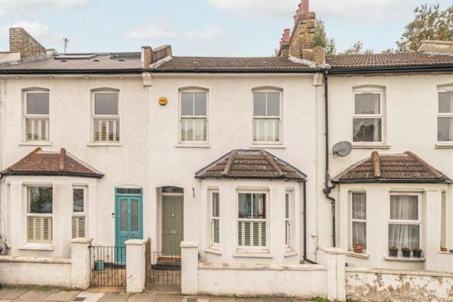 3 bed property, in Leahurst Road, £750,000