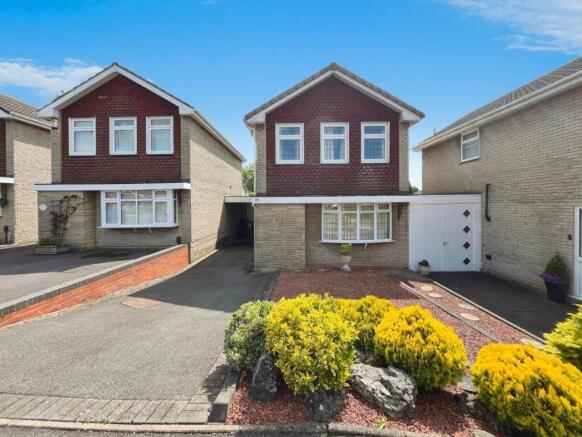 3 bed property, in Wombourne Close, £250,000