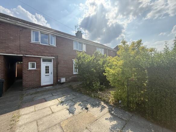 3 bed property, in Walnut Avenue, £195,000
