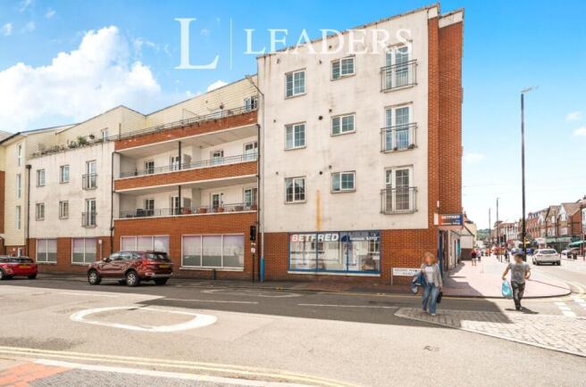 1 bed property, in Medway Wharf Road, £220,000
