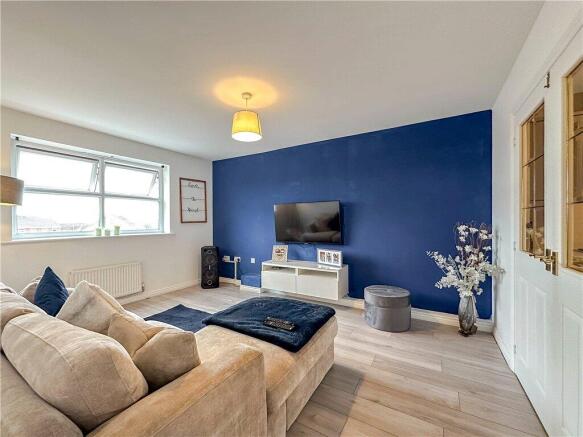 2 bed property, in Fullerton Way, £65,000