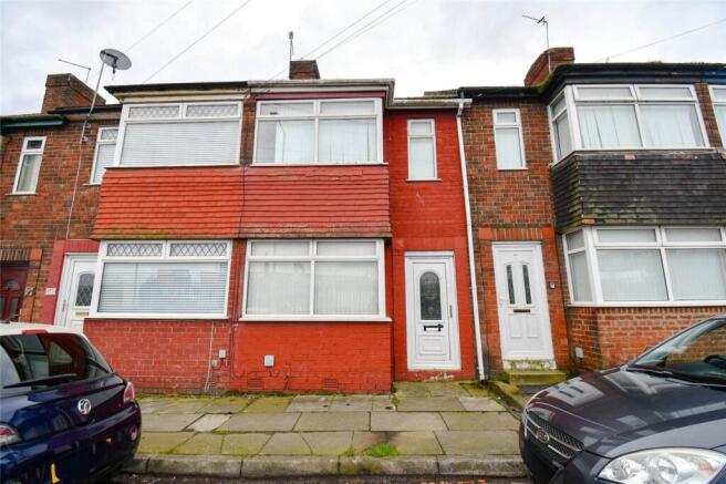 2 bed property, in Old Bidston Road, £70,000