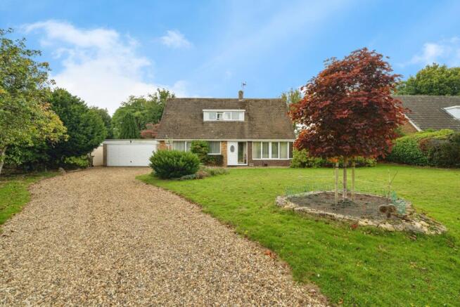 4 bed property, in Charles Close, £700,000