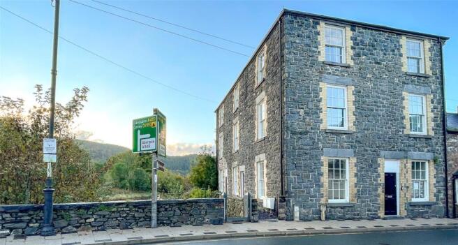 1 bed property, in Flat 2, £70,000