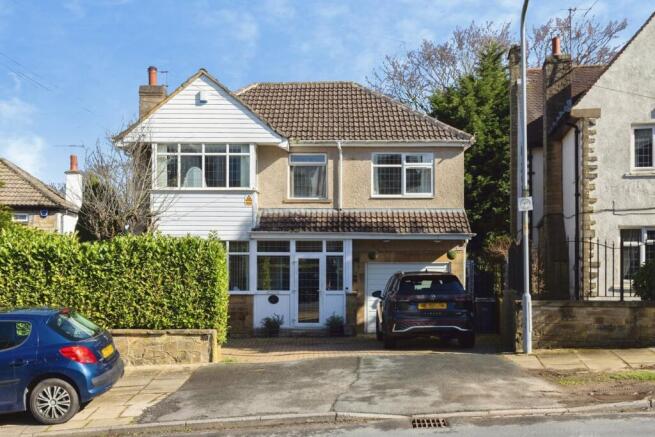 5 bed property, in Toller Grove, £425,000