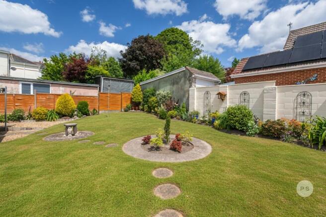 3 bed property, in Mission Road, £375,000